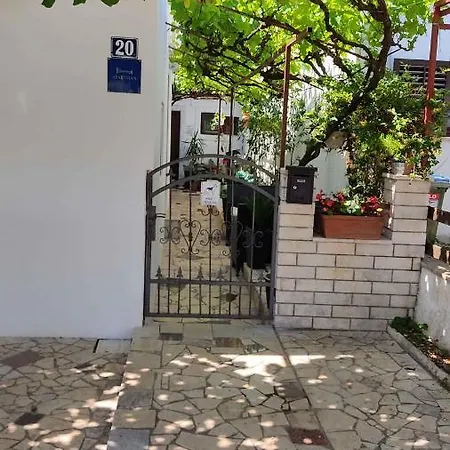 Apartment In Porec/istrien 33353 Porec